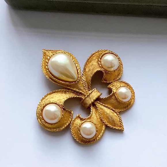 Mood - Picture 6 of 7